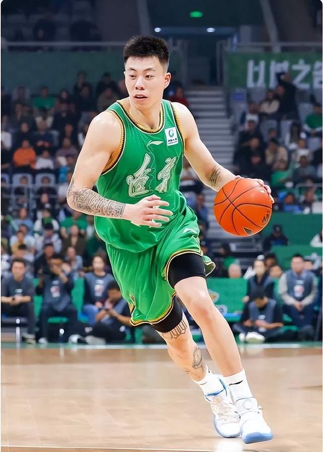 明对比, 赛场之外, 霸的局面