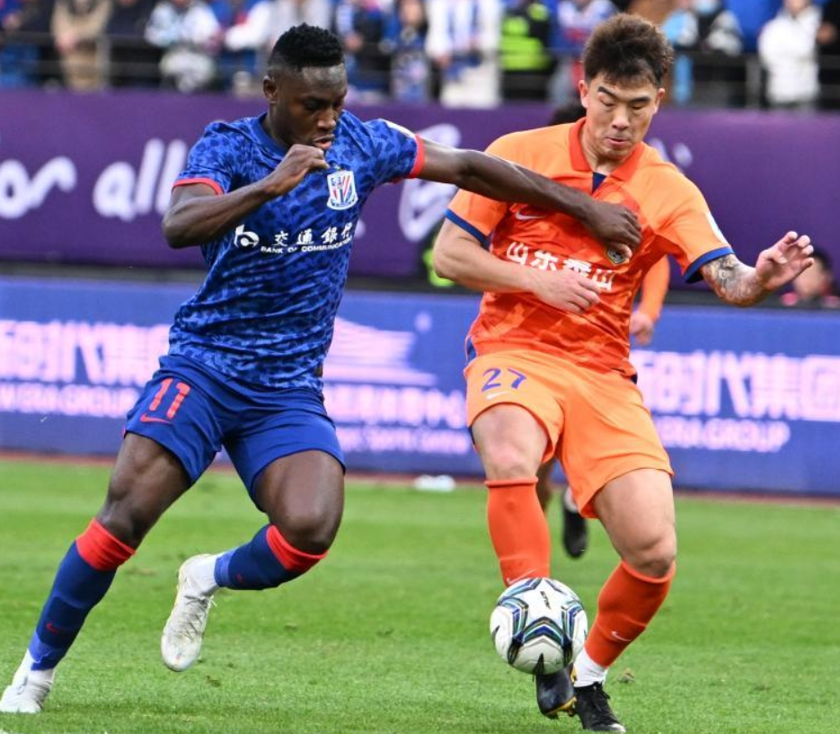 当时谁都没, 泰山的士气, 头缠绷带的 当时谁都没, 泰山的士气, 头缠绷带的