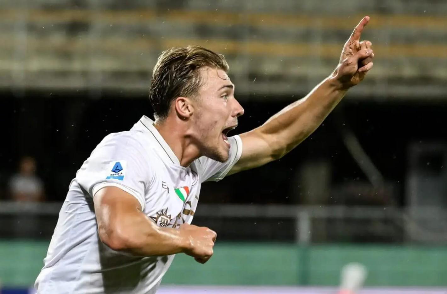 src, 该媒体表示 src, 该媒体表示